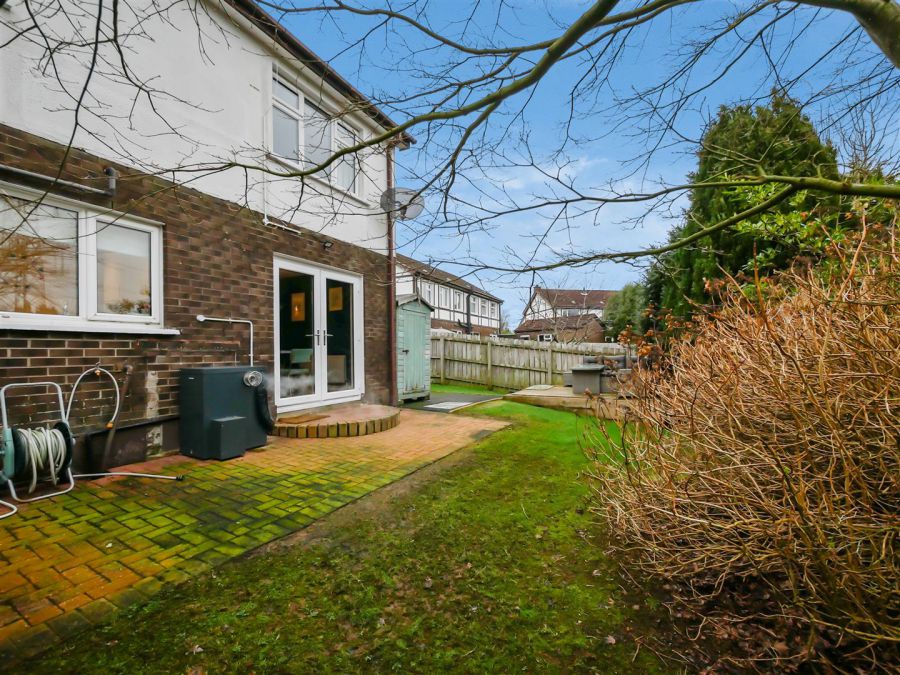 14 Finsbury Gardens, Cairnshill Road