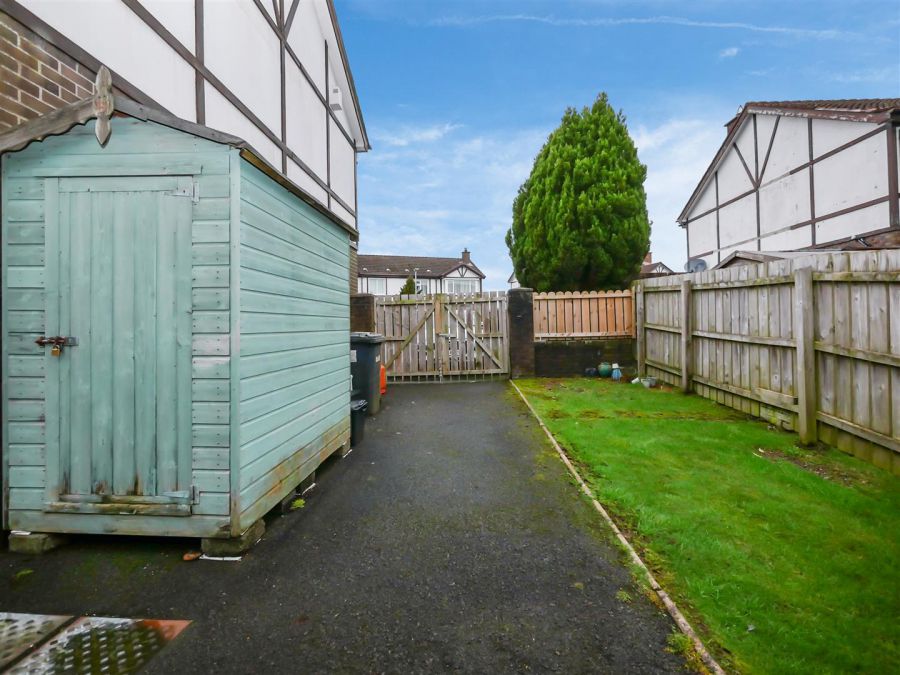 14 Finsbury Gardens, Cairnshill Road