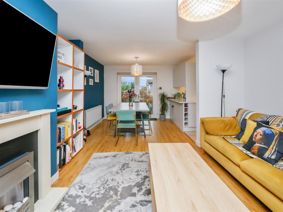 14 Finsbury Gardens, Cairnshill Road