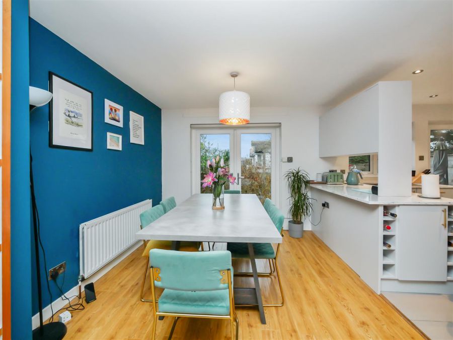 14 Finsbury Gardens, Cairnshill Road