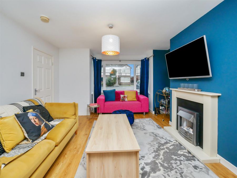 14 Finsbury Gardens, Cairnshill Road