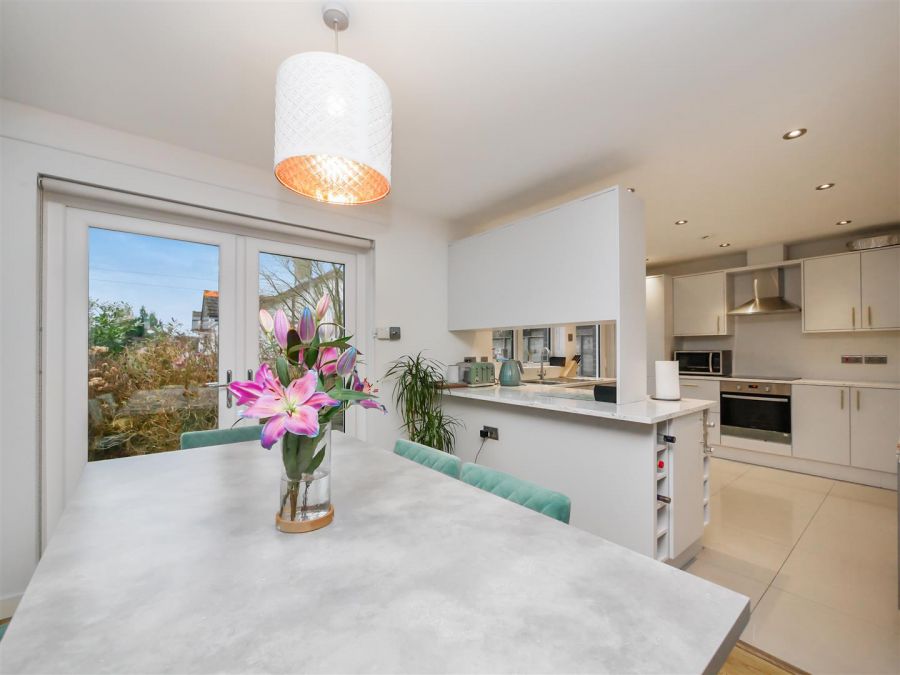 14 Finsbury Gardens, Cairnshill Road