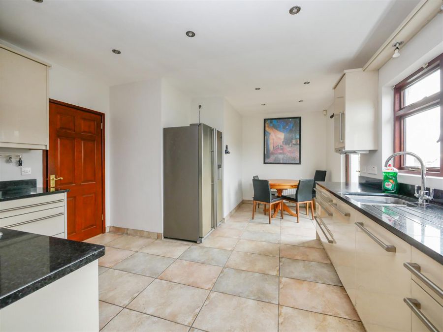 9 Gracemount Park, Cairnshill Road