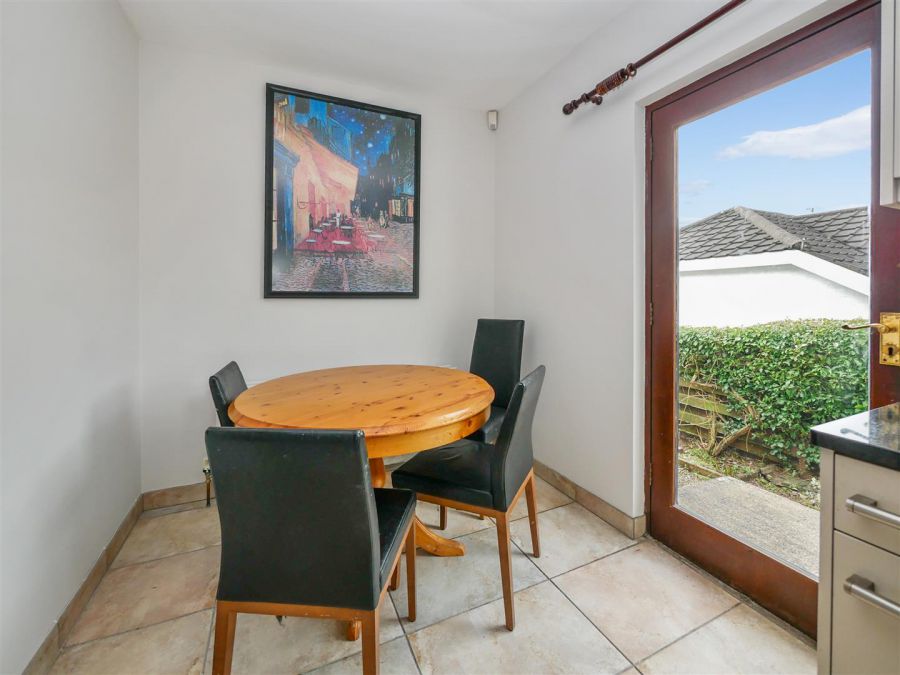 9 Gracemount Park, Cairnshill Road