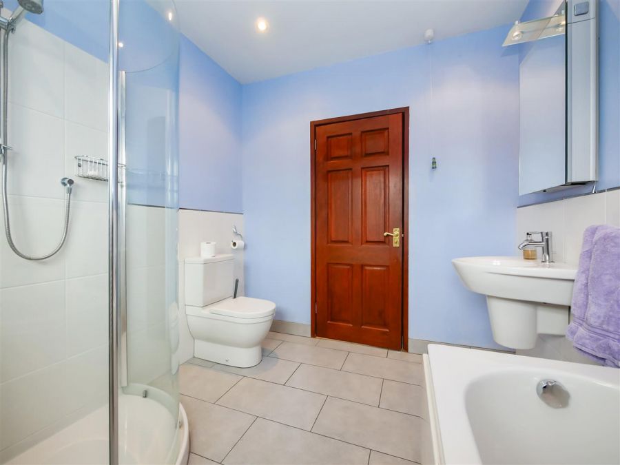 9 Gracemount Park, Cairnshill Road