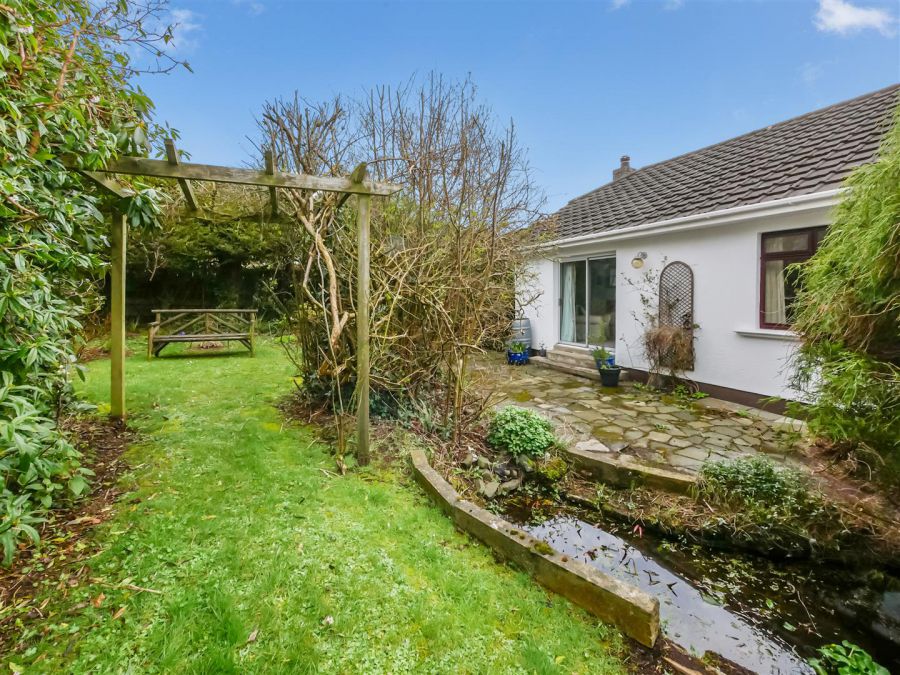 9 Gracemount Park, Cairnshill Road