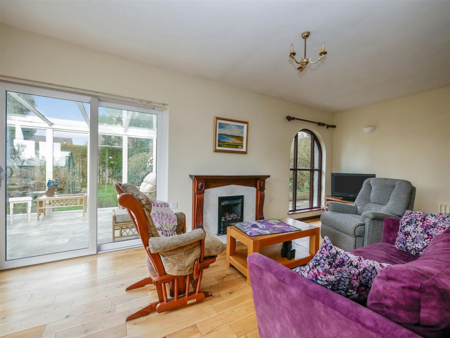 9 Gracemount Park, Cairnshill Road