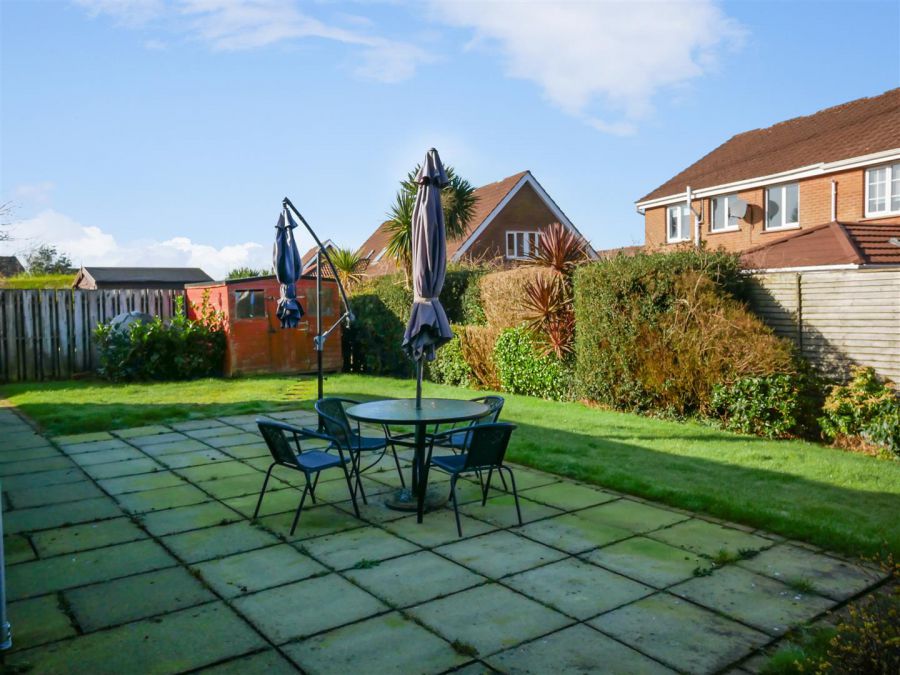 66 Knockbracken Manor