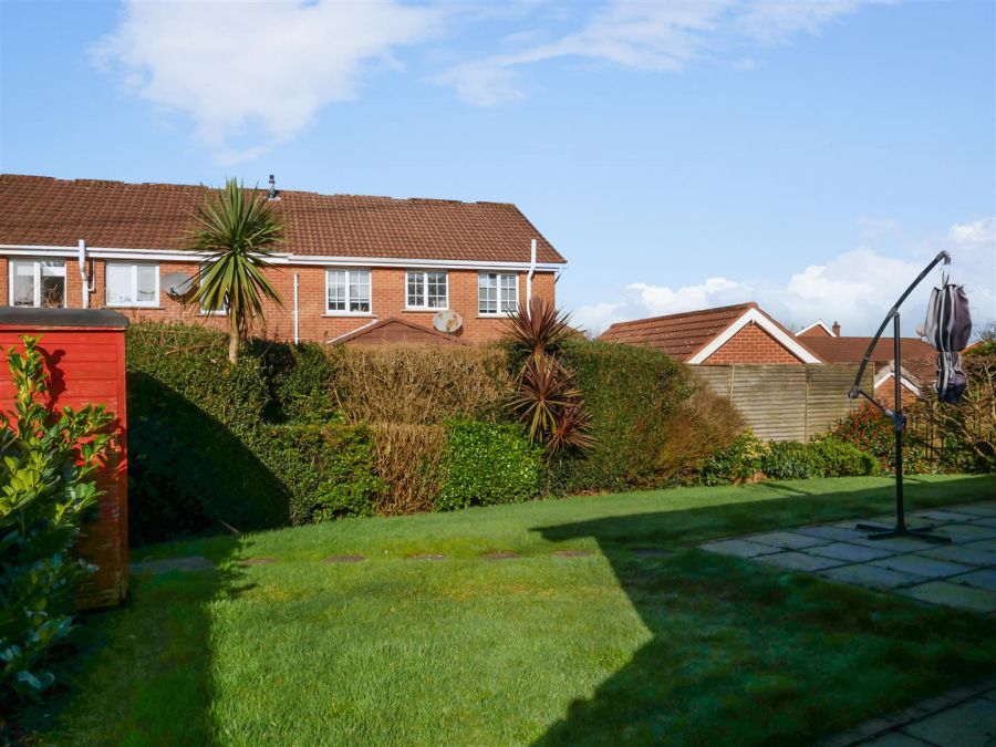 66 Knockbracken Manor