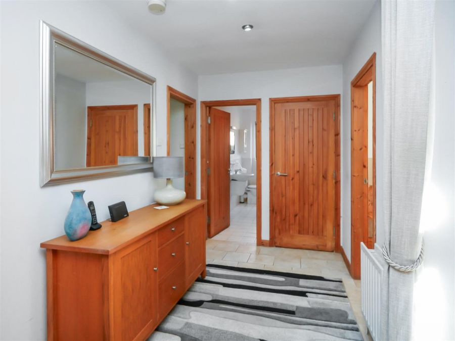 66 Knockbracken Manor