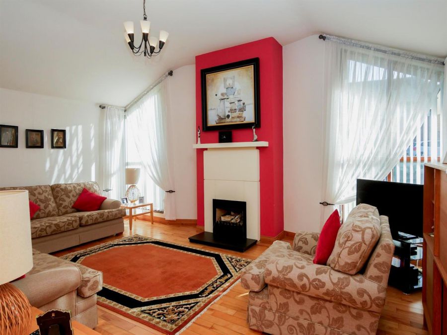 66 Knockbracken Manor