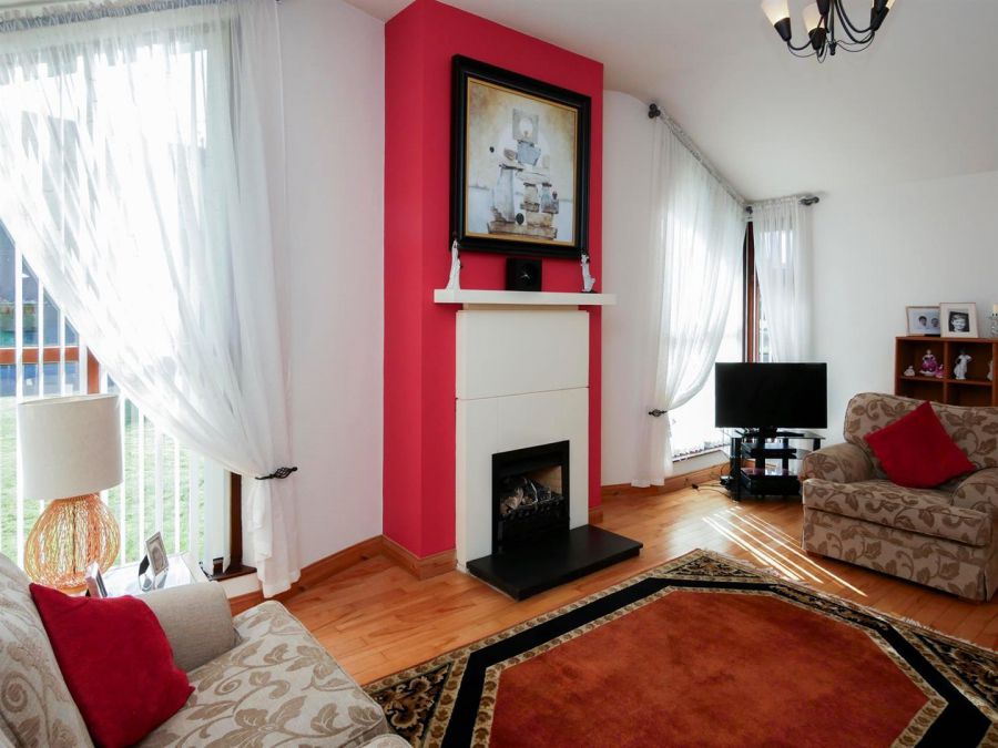 66 Knockbracken Manor