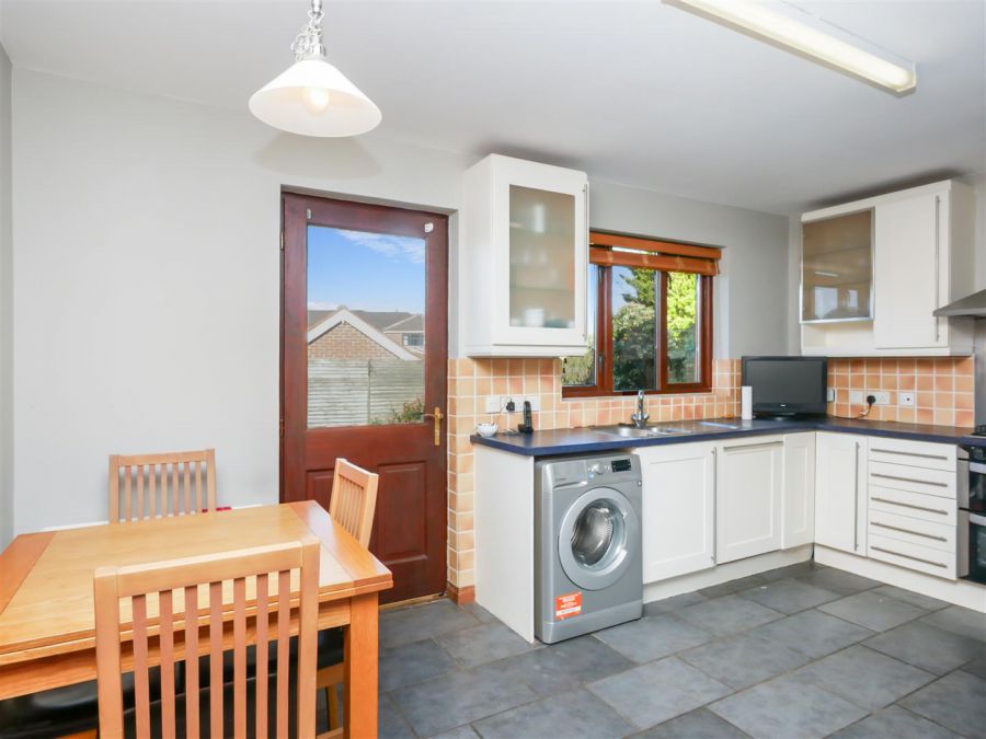 66 Knockbracken Manor