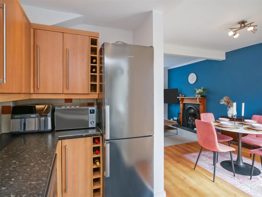 27 Loopland Park