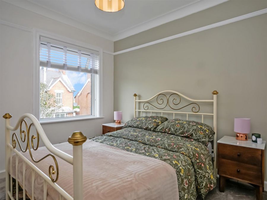 27 Loopland Park
