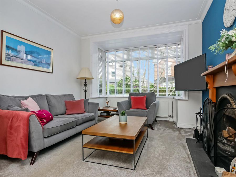 27 Loopland Park