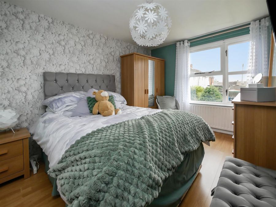 16 Killynether Gardens, Belvoir Park
