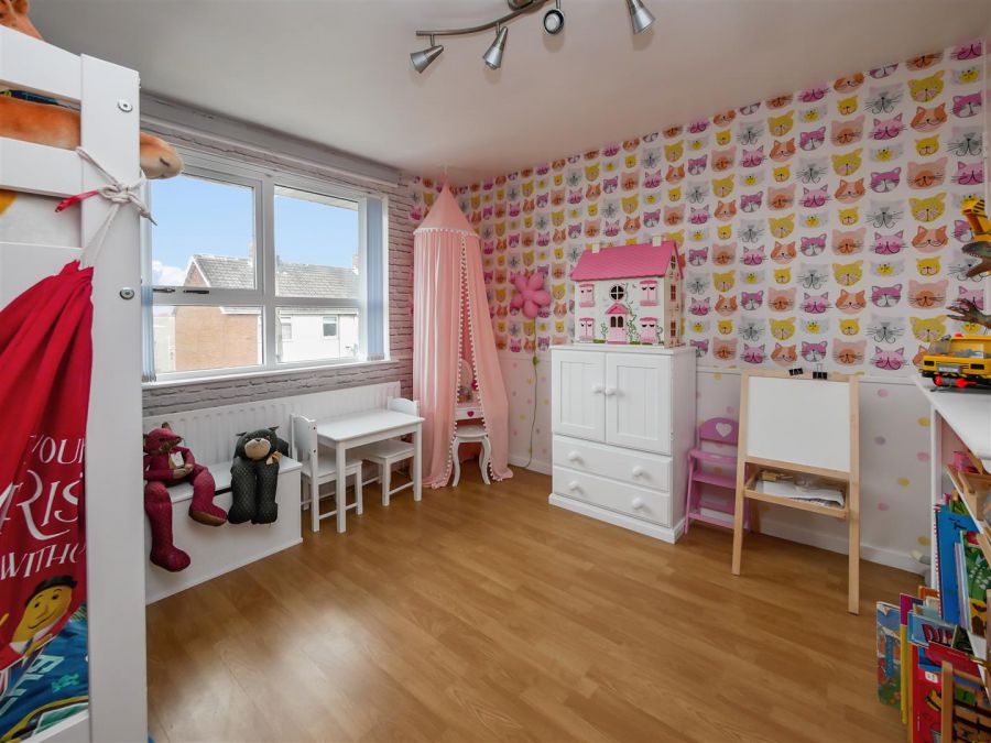 16 Killynether Gardens, Belvoir Park