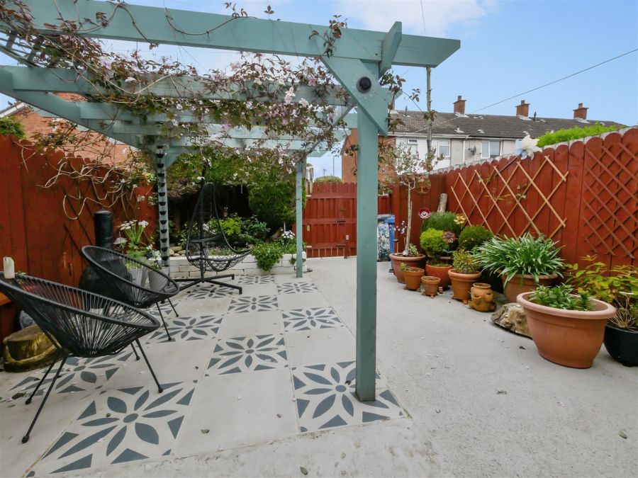 16 Killynether Gardens, Belvoir Park