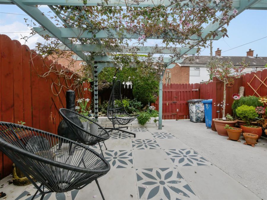 16 Killynether Gardens, Belvoir Park