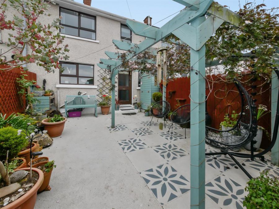 16 Killynether Gardens, Belvoir Park