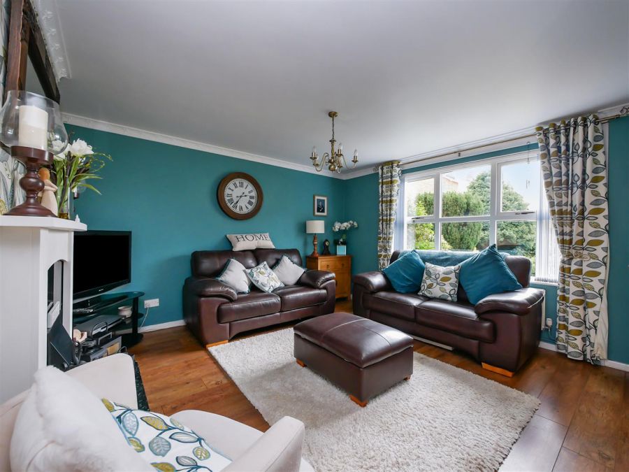 16 Killynether Gardens, Belvoir Park