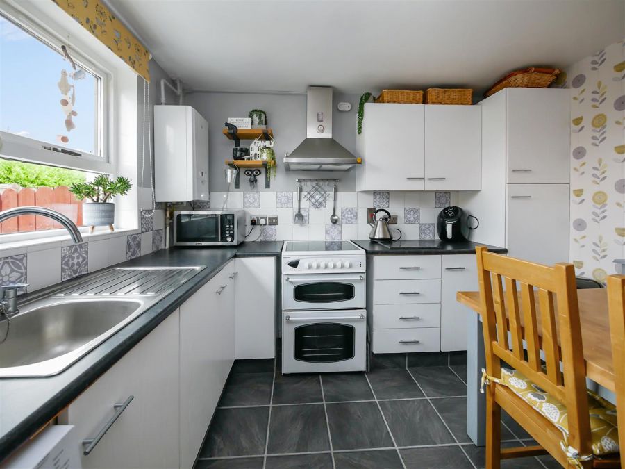 16 Killynether Gardens, Belvoir Park