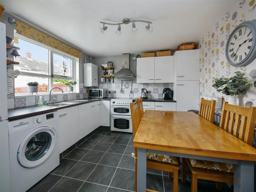 16 Killynether Gardens, Belvoir Park