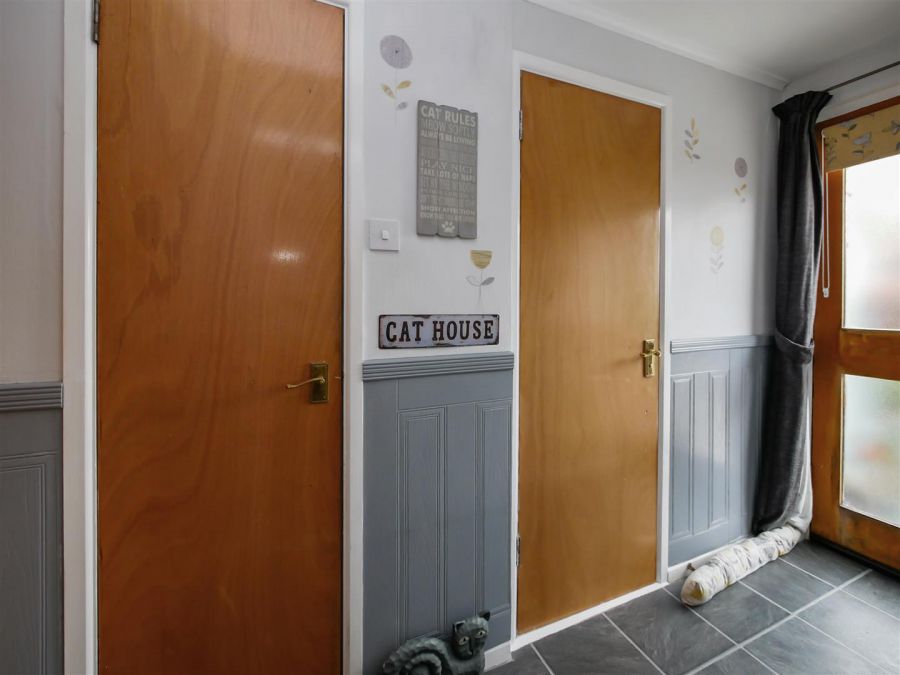 16 Killynether Gardens, Belvoir Park
