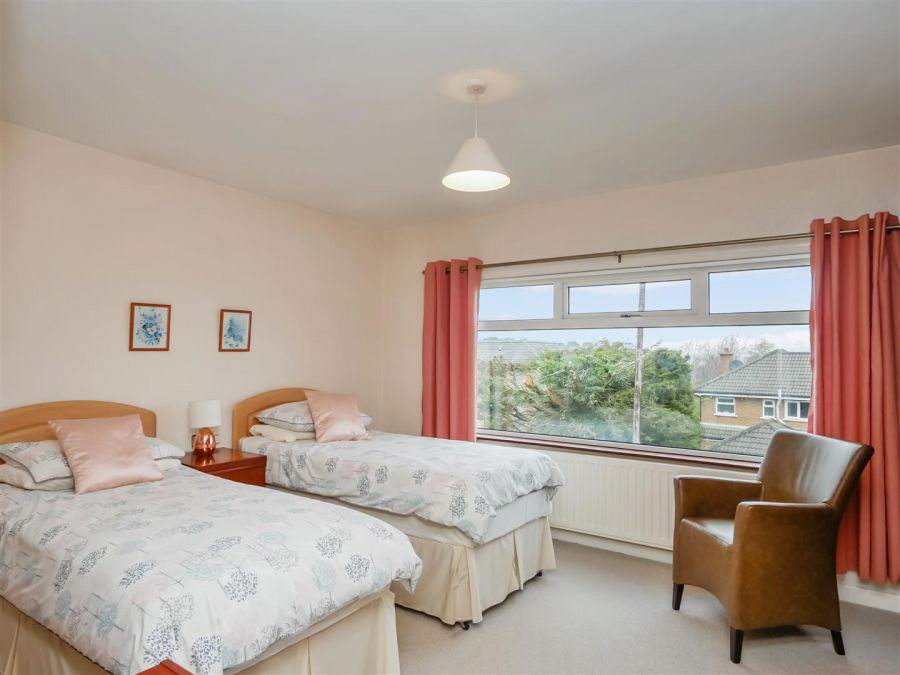 16 Willowbank Crescent