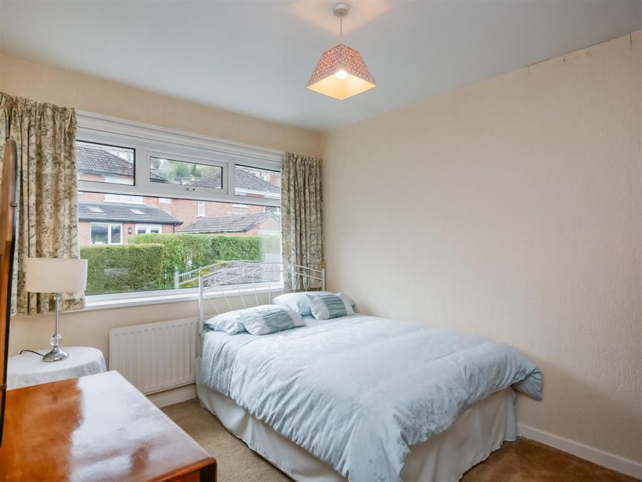 16 Willowbank Crescent