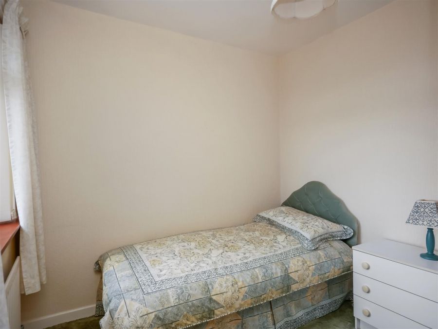 16 Willowbank Crescent