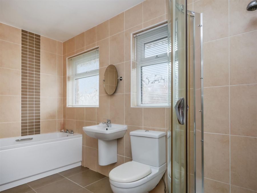 16 Willowbank Crescent