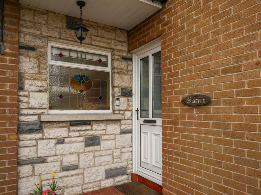 16 Willowbank Crescent