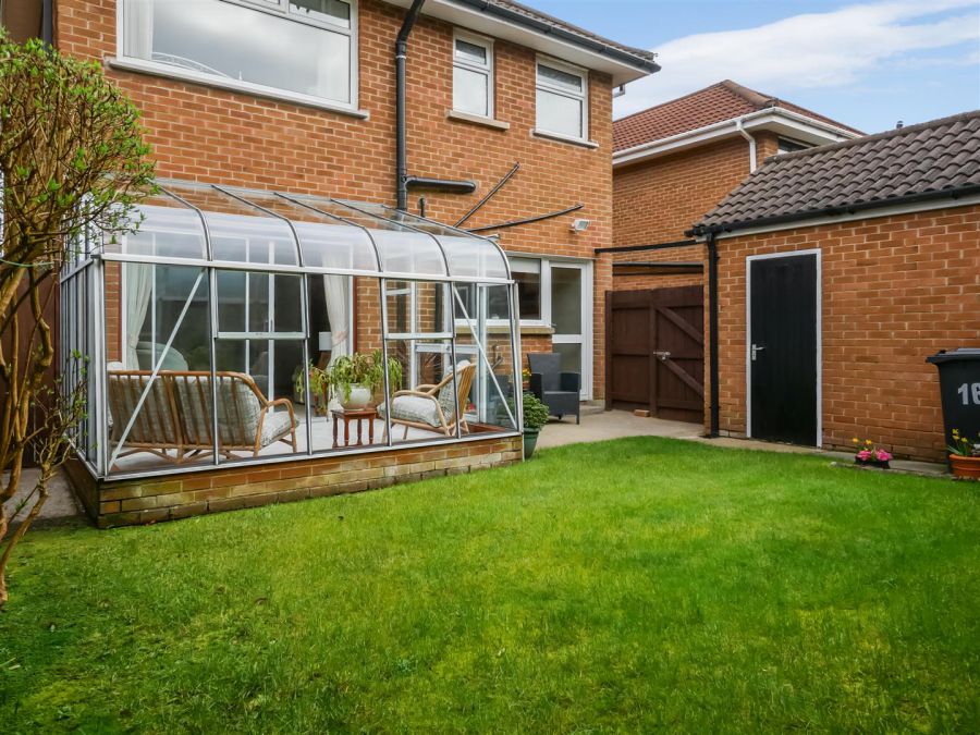 16 Willowbank Crescent