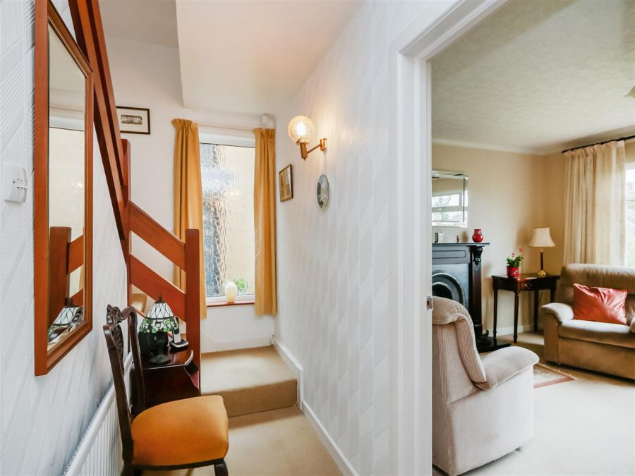 16 Willowbank Crescent