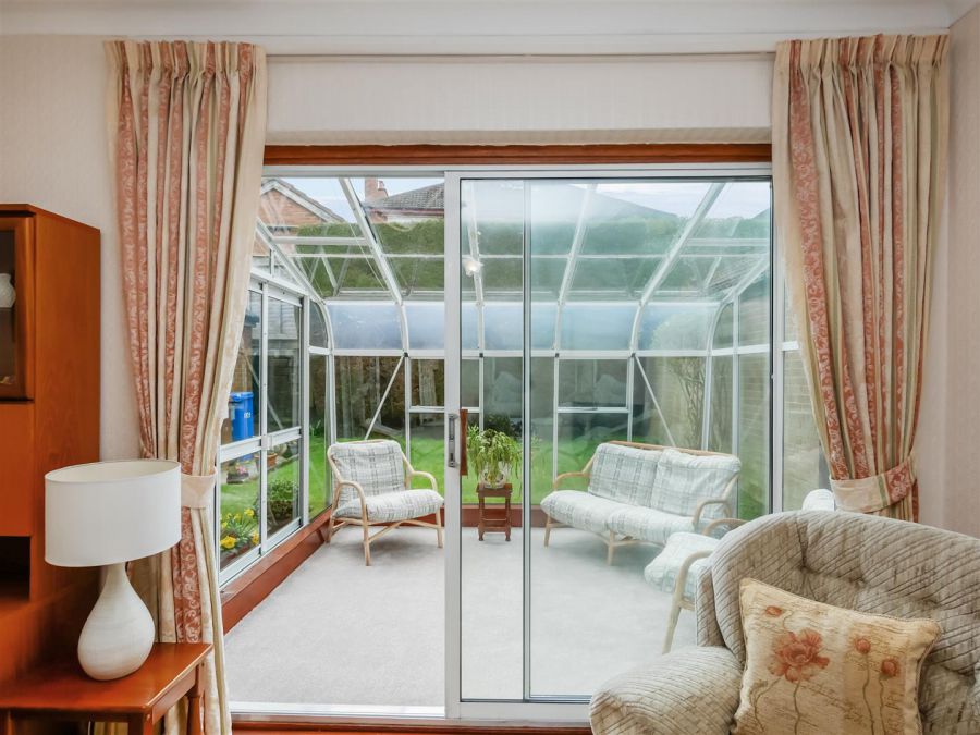 16 Willowbank Crescent