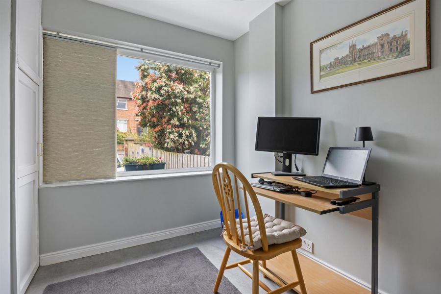 25 Beechill Park West