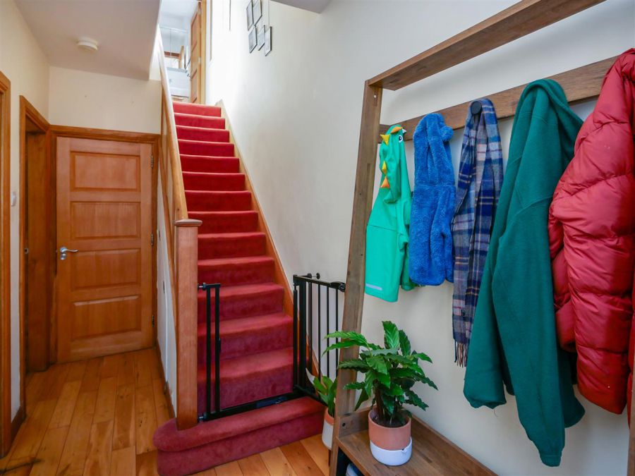 32 Queensberry Park