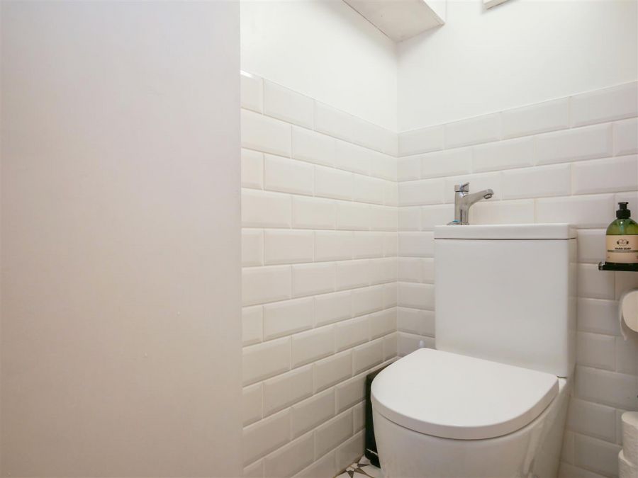 32 Queensberry Park
