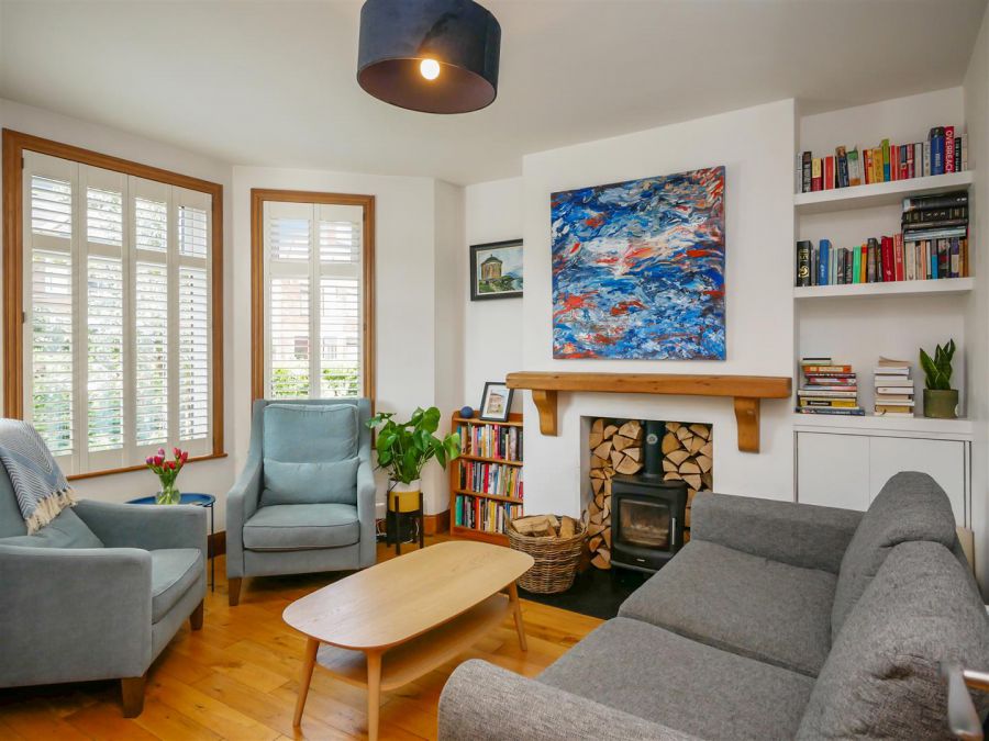 32 Queensberry Park