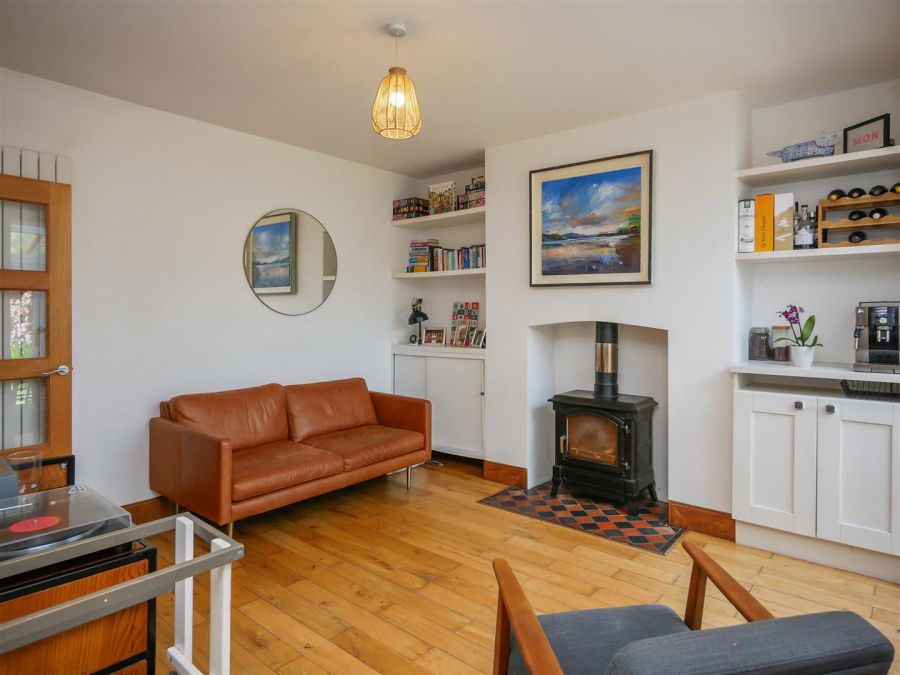 32 Queensberry Park