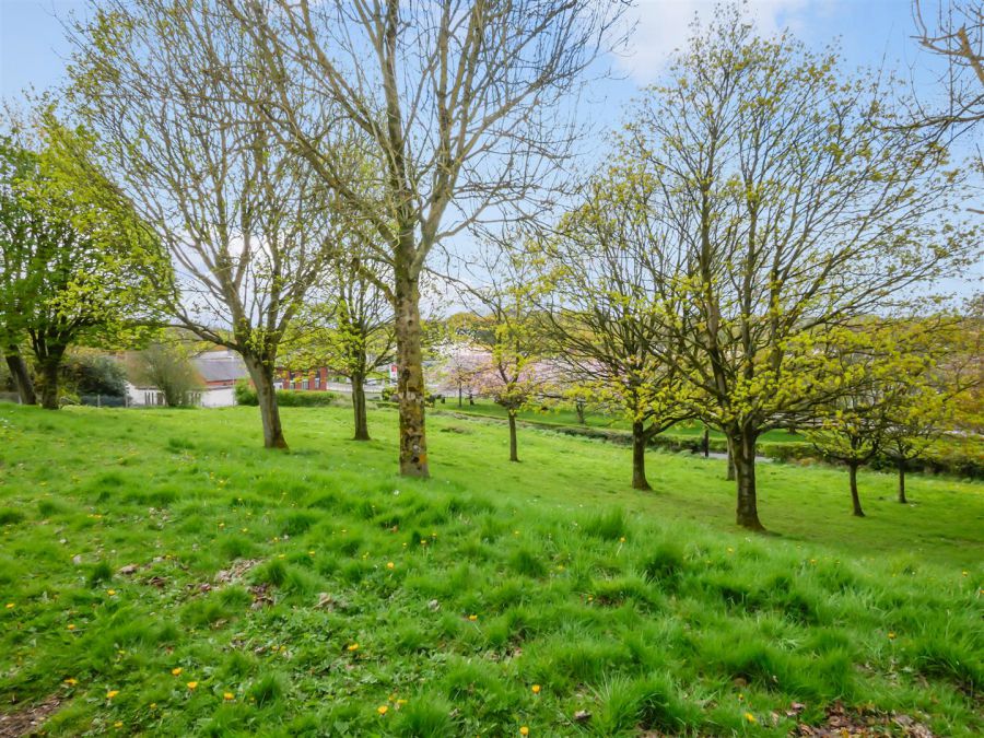 42 Killynether Walk, Belvoir Park