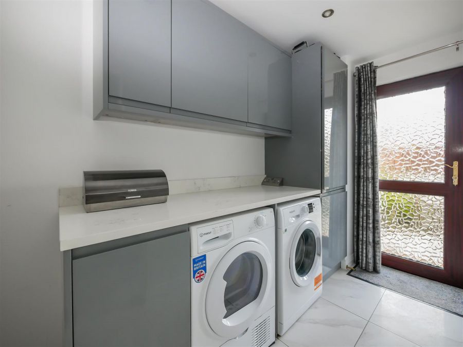 42 Killynether Walk, Belvoir Park