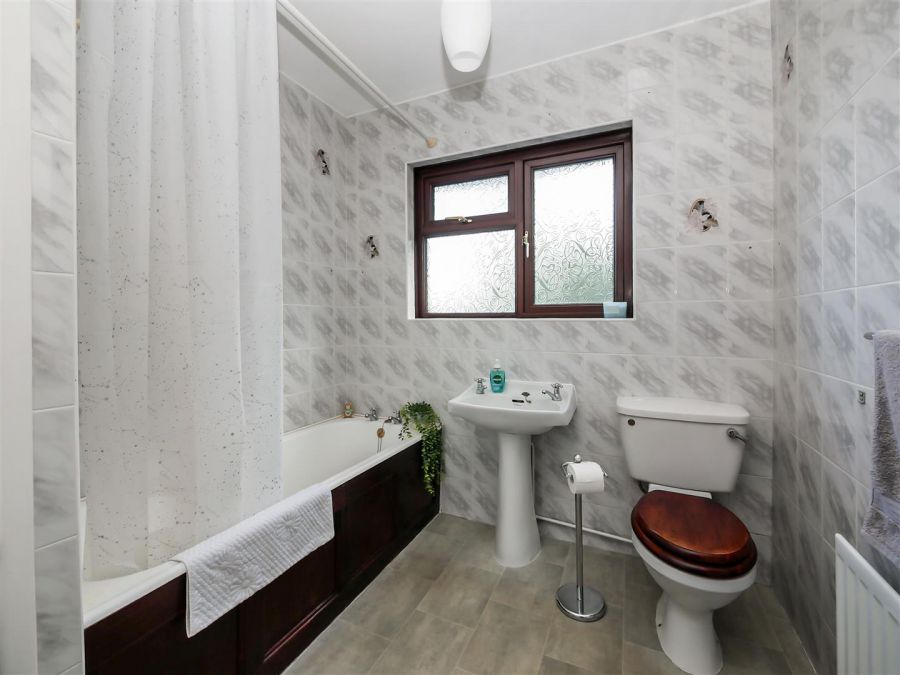 23 Beechgrove Crescent, Upper Knockbreda Road