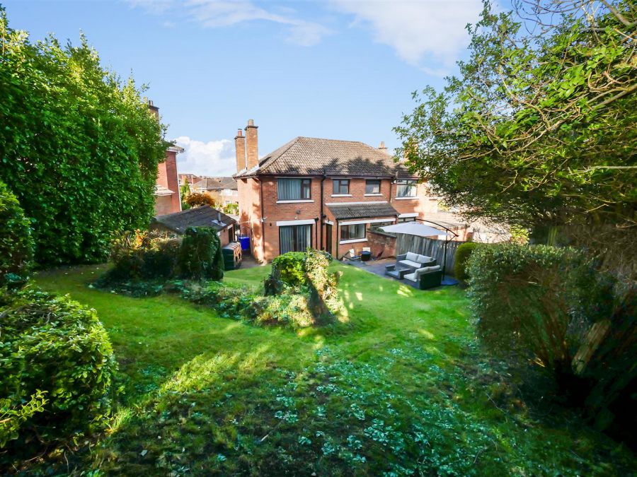 23 Beechgrove Crescent, Upper Knockbreda Road