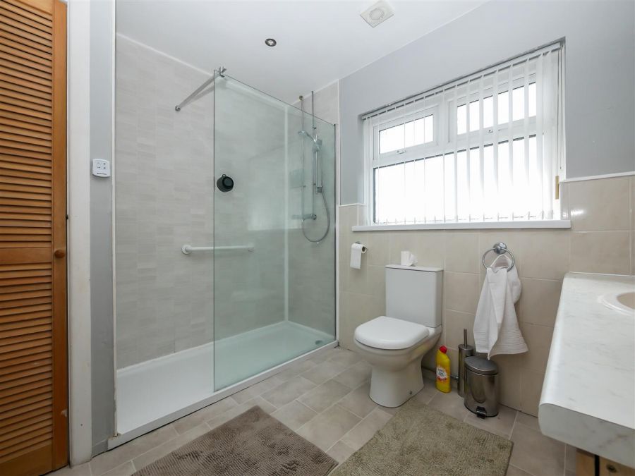 8 Carnbrae Avenue, Off Newton Park