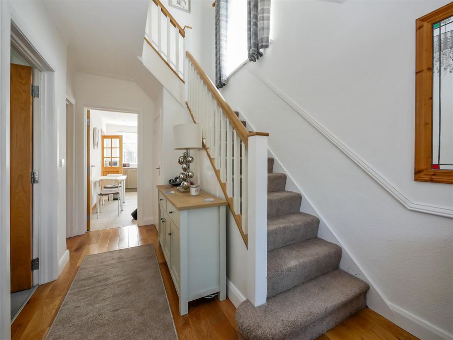 8 Carnbrae Avenue, Off Newton Park