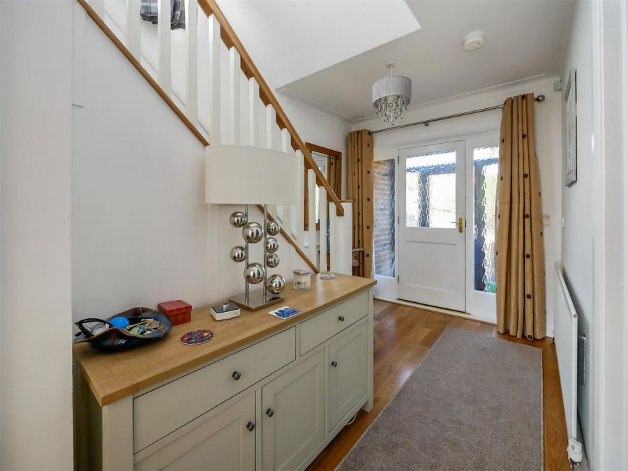 8 Carnbrae Avenue, Off Newton Park