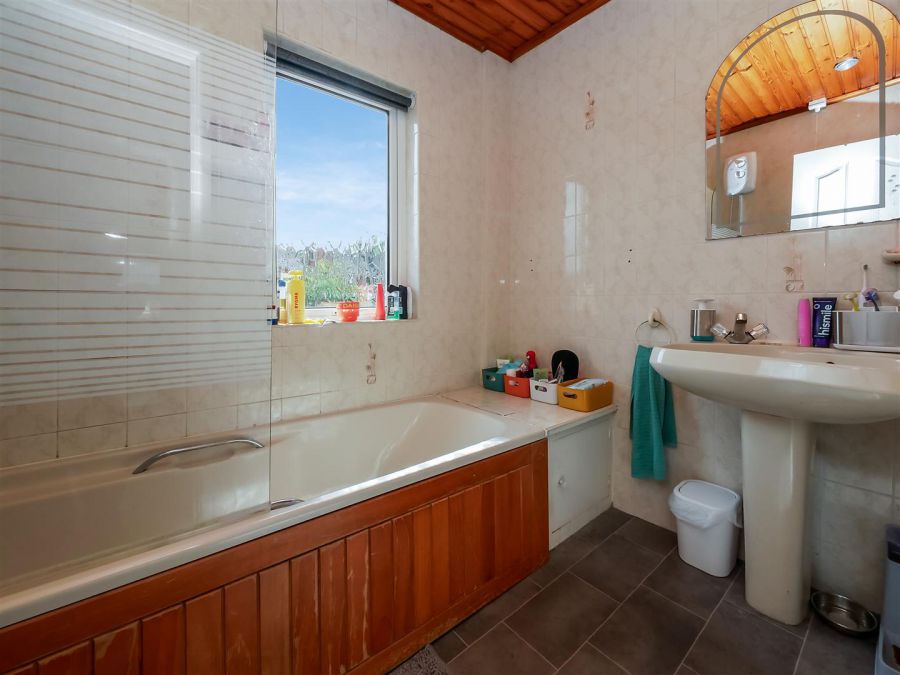32 Merok Gardens, Cregagh